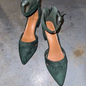 Women’s velvet heels